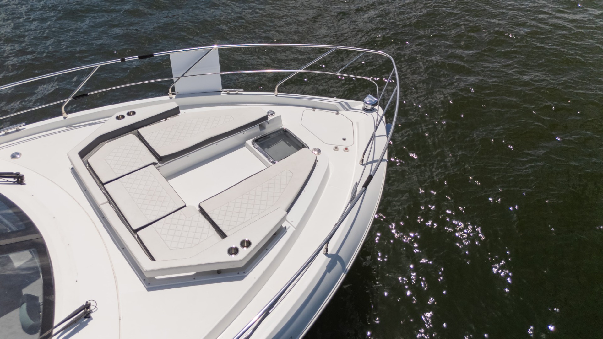 Yacht Photo 20